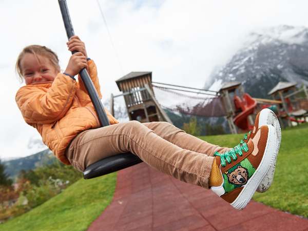 Der Kinder Sneaker für die Arosa Bären.